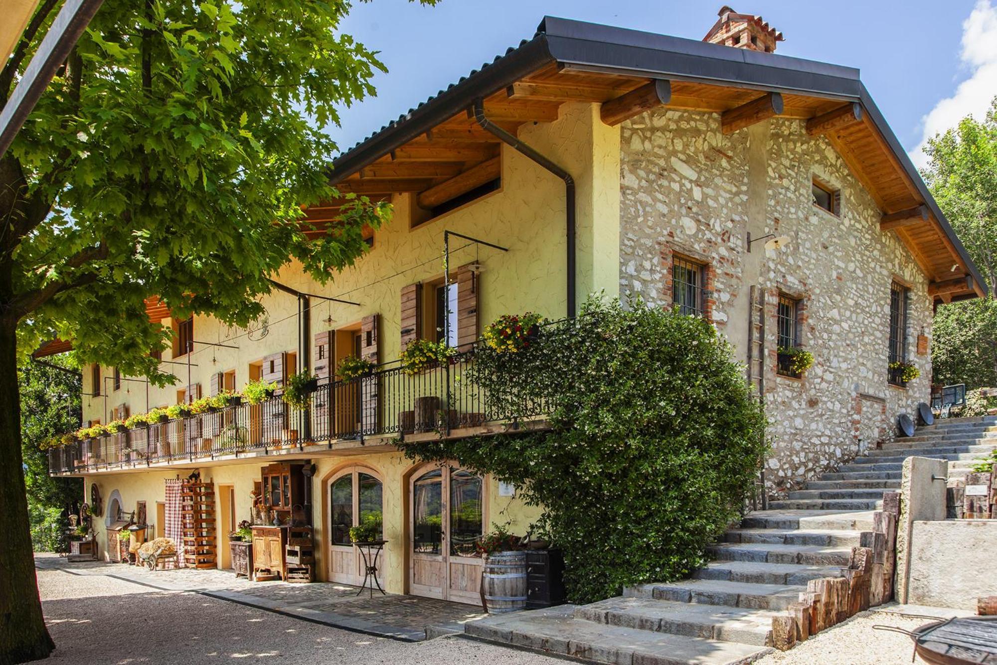 Agriturismo Ca' Fenile Alzano Lombardo Exterior photo